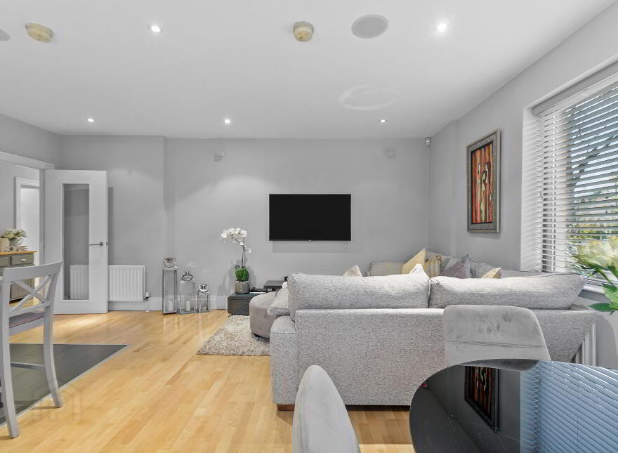 E2 The Elms, Malone Square, 77B Malone Road, Belfast, BT9 6SB