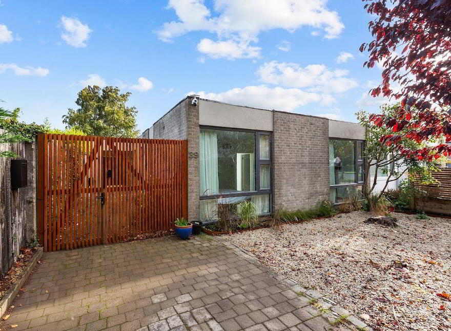 39 Ailesbury Grove, Dundrum, Dundrum, D16XA00