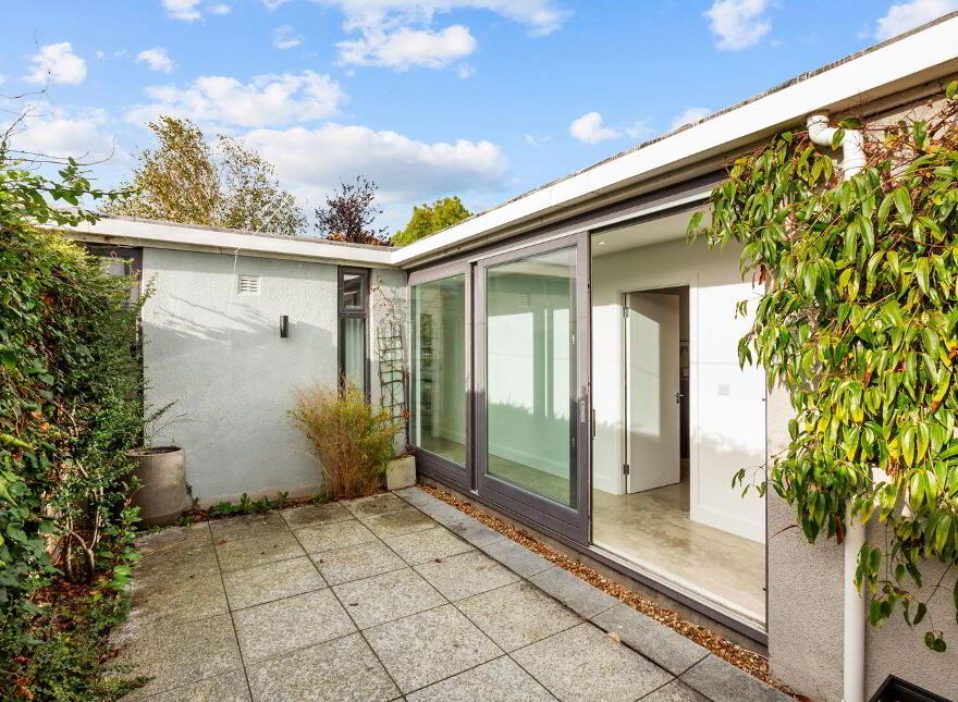 39 Ailesbury Grove, Dundrum, Dundrum, D16XA00