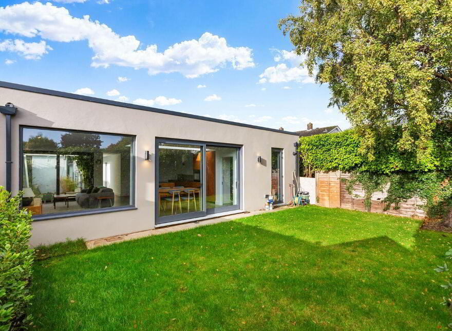 39 Ailesbury Grove, Dundrum, Dundrum, D16XA00