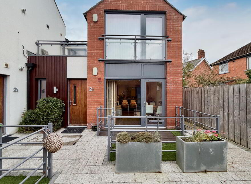 2j Ardenlee Street, Belfast, BT6 8QJ photo
