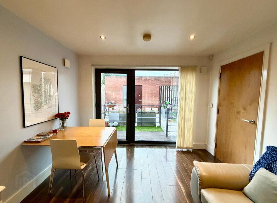 2j Ardenlee Street, Belfast, BT6 8QJ