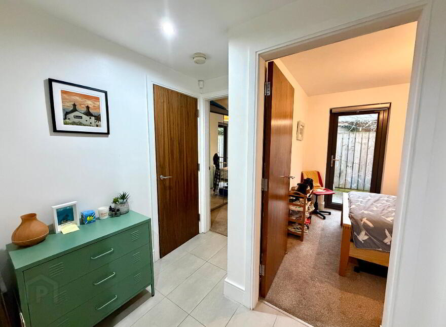 2j Ardenlee Street, Belfast, BT6 8QJ