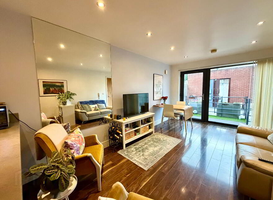 2j Ardenlee Street, Belfast, BT6 8QJ
