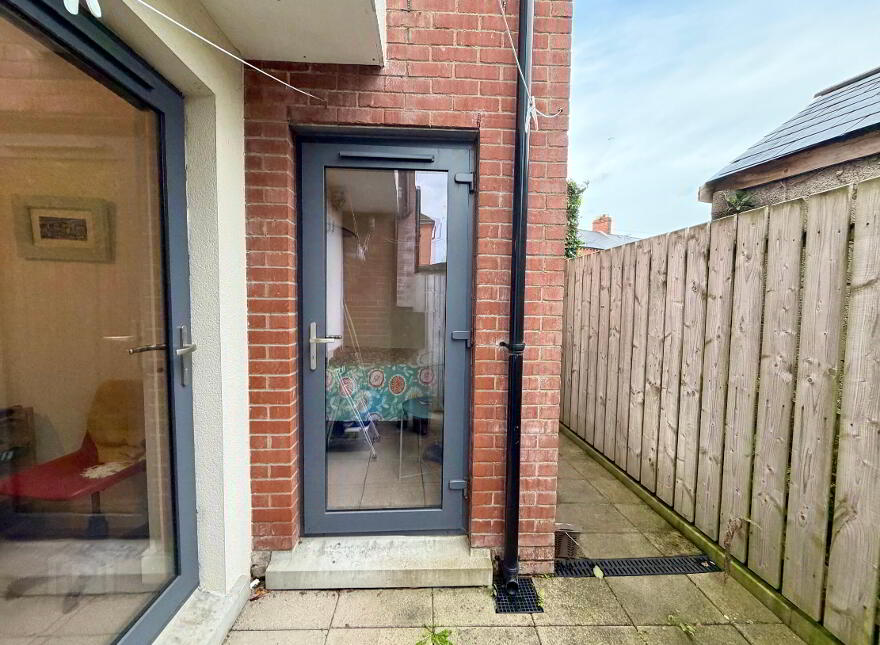 2j Ardenlee Street, Belfast, BT6 8QJ