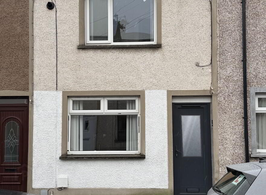 17 Portland Street, Larne, BT40 1DQ photo