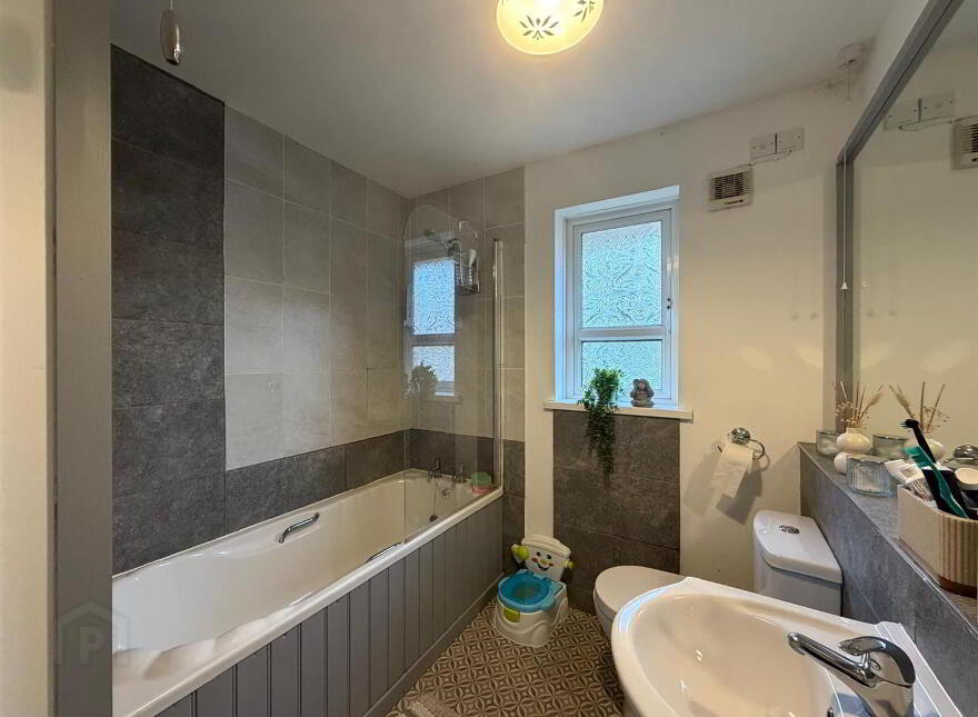 7 Faulkner Court, Waterside, L'Derry, BT47 6GH