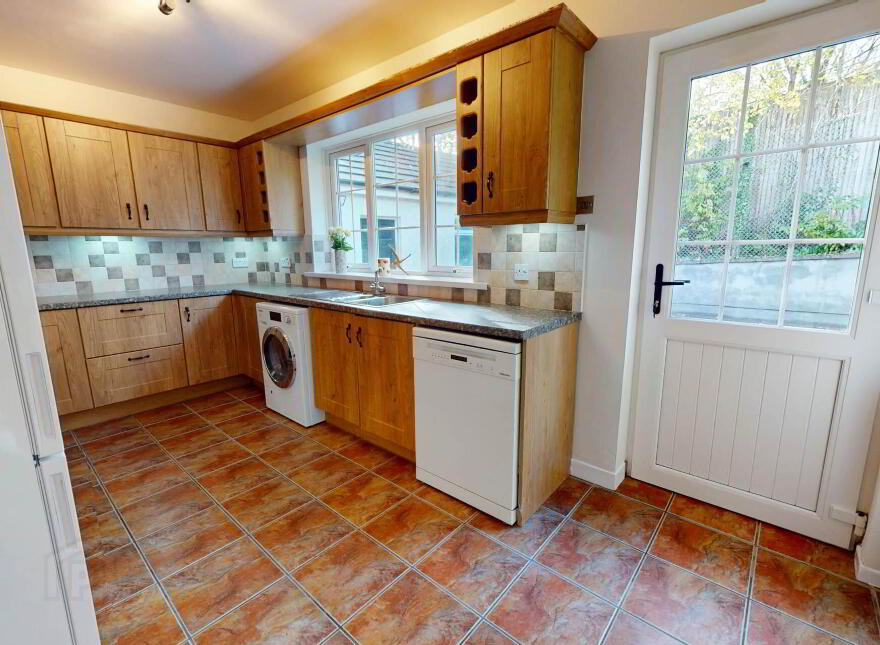 10 Dannys Mill Road, Enniskillen, BT74 7FB