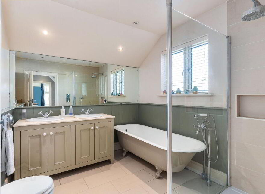 29 St. Alban's Park, Sandymount, Sandymount, D04Y4E8