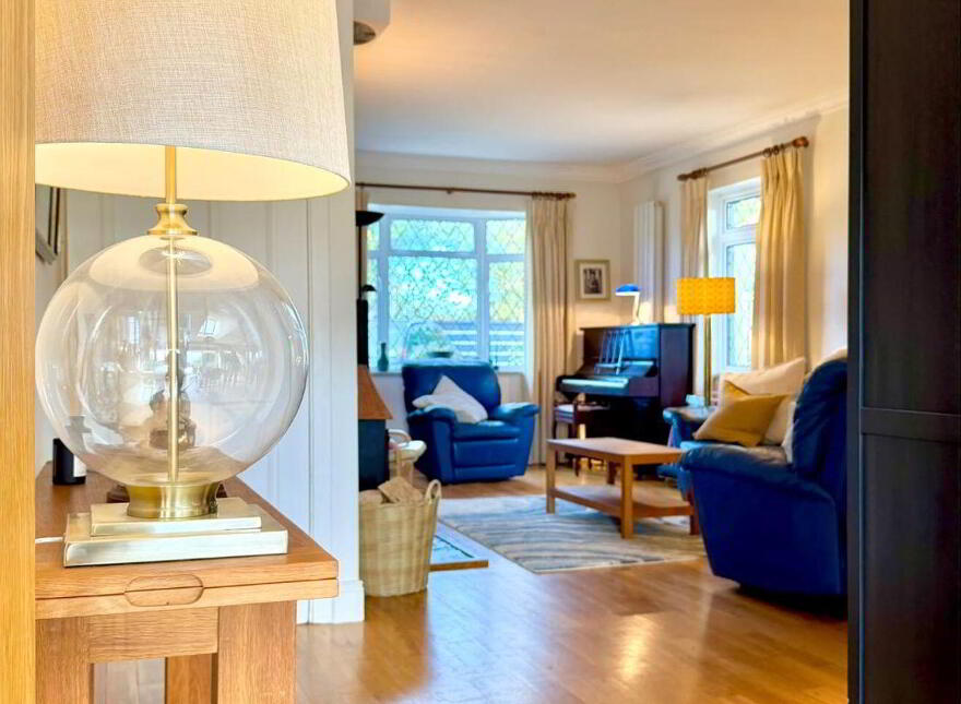 Coosan Point, Athlone, N37E8H4