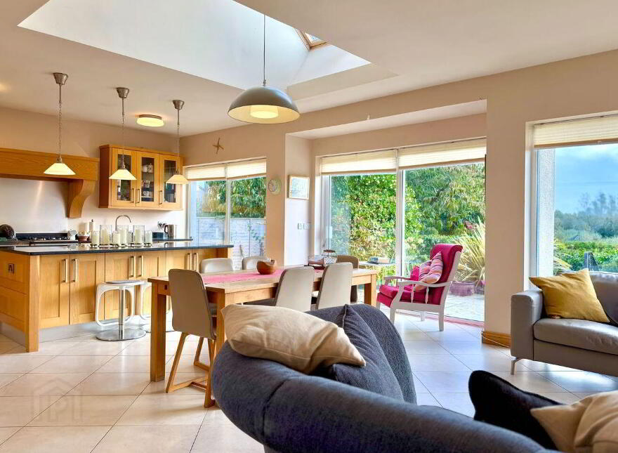 Coosan Point, Athlone, N37E8H4