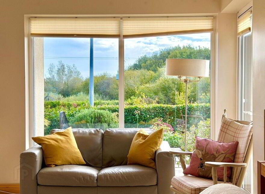 Coosan Point, Athlone, N37E8H4