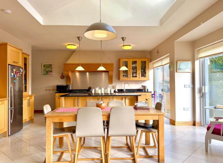 Coosan Point, Athlone, N37E8H4