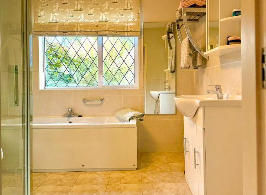 Coosan Point, Athlone, N37E8H4