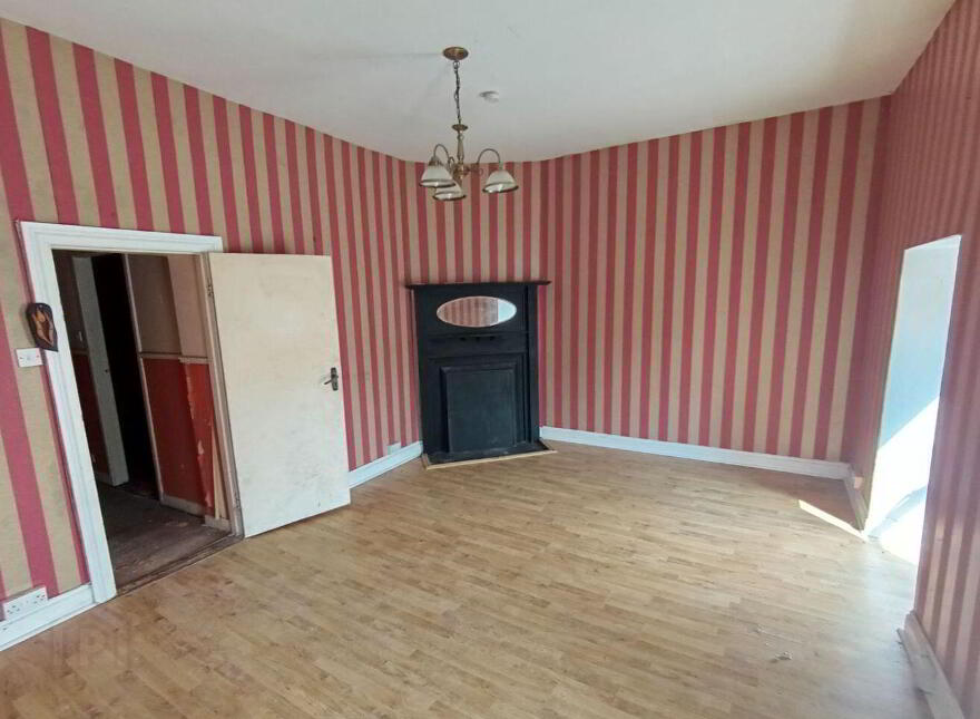 Main Street, Sixmilebridge, V95E8F8