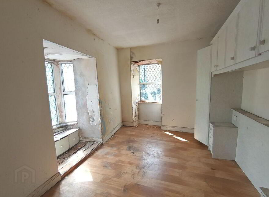 Main Street, Sixmilebridge, V95E8F8