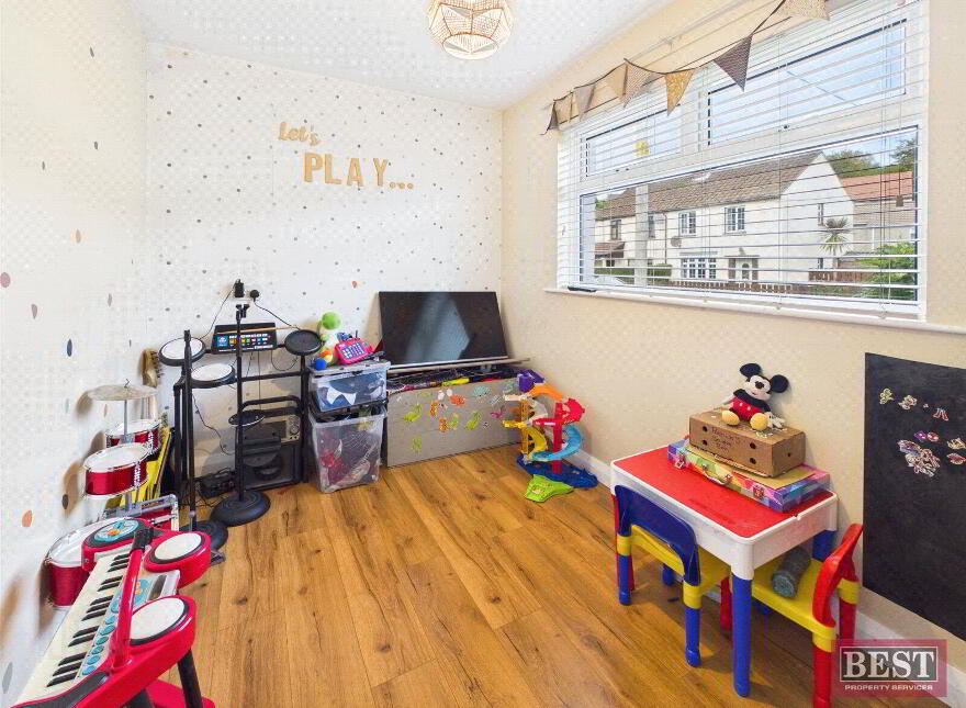 18 Clermont Gardens, Warrenpoint, Newry, BT34 3LQ