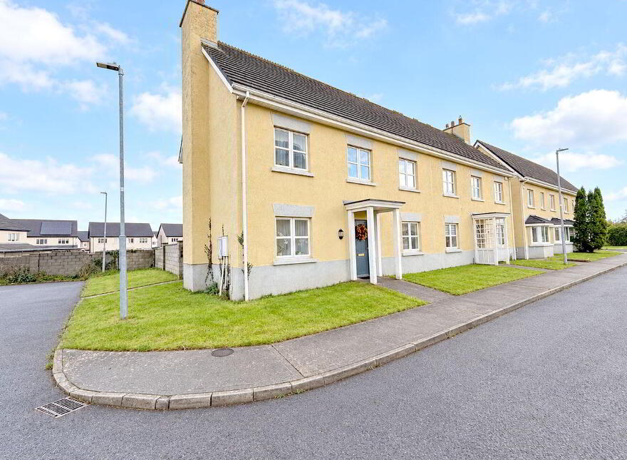 30 Heathfields, Dublin Road, Portlaoise, R32WR2Y photo