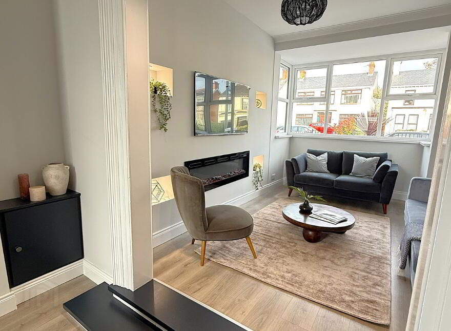 65 Antrim Road, Lisburn, BT28 3EB