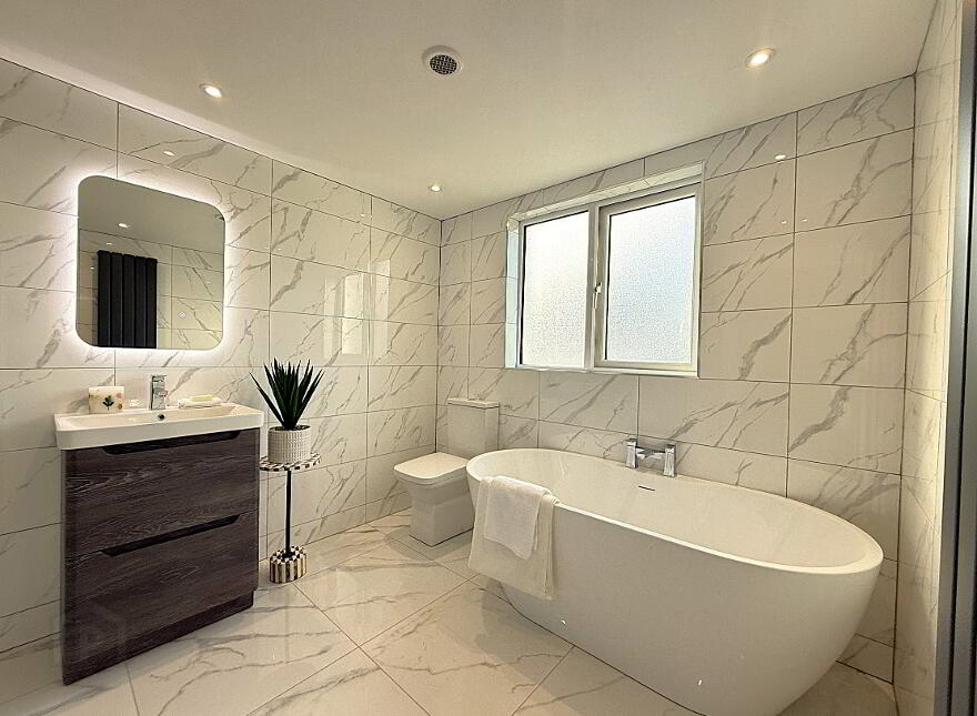 65 Antrim Road, Lisburn, BT28 3EB