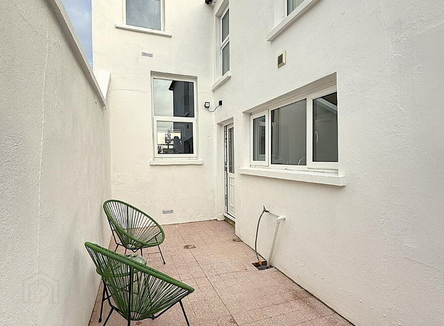65 Antrim Road, Lisburn, BT28 3EB