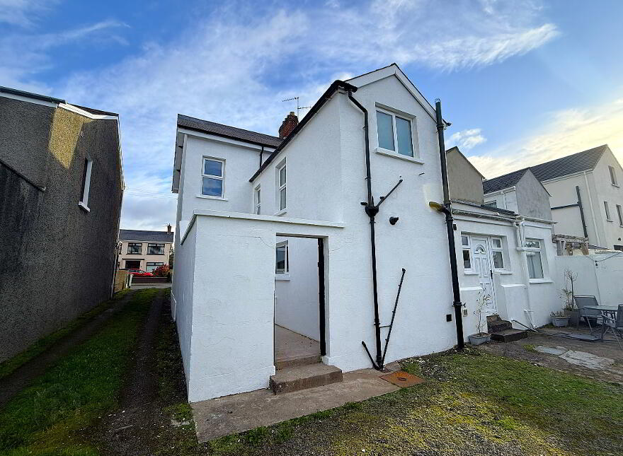 65 Antrim Road, Lisburn, BT28 3EB