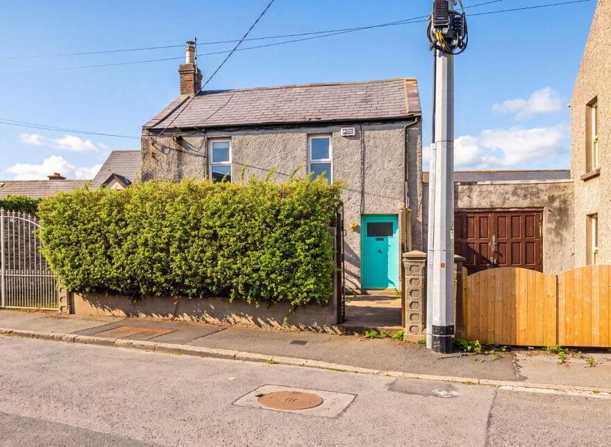 Glenadhu, 12a The Hoar Rock, Skerries, K34FT66 photo