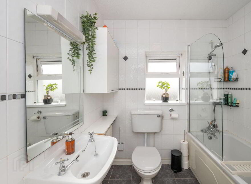 48 The Willows, Classes Lake, Ovens, P31W265