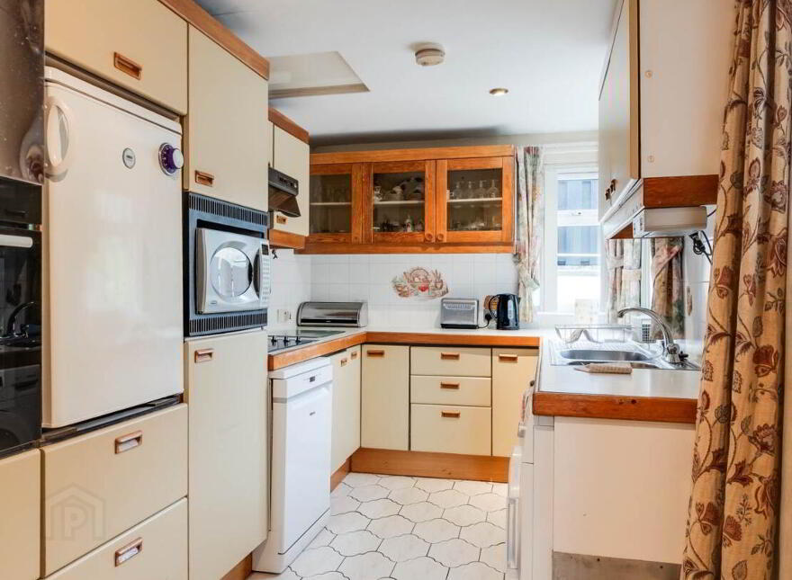 21 Whaley Terrace, Enniskillen, BT74 7JU
