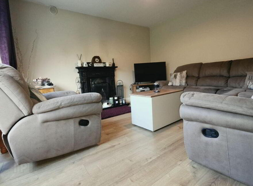 Bloomswood, 30 Altamont, Millstreet, P51DR79