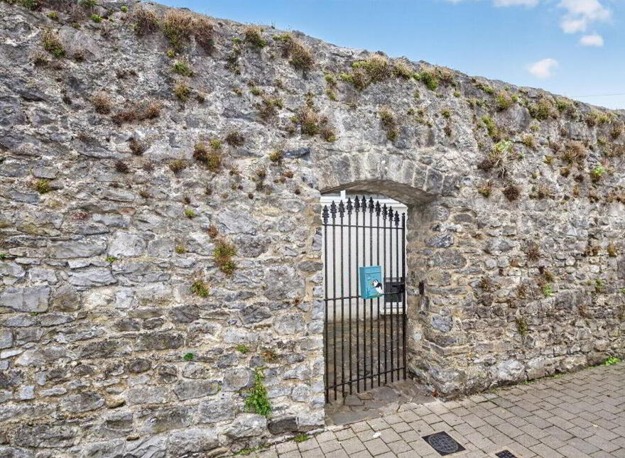 2 Saint Michael's Gate, Michael Street, Kilkenny, R95C1KK