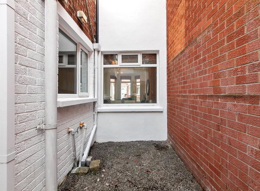 20 Lichfield Avenue, Belfast, BT5 5JQ