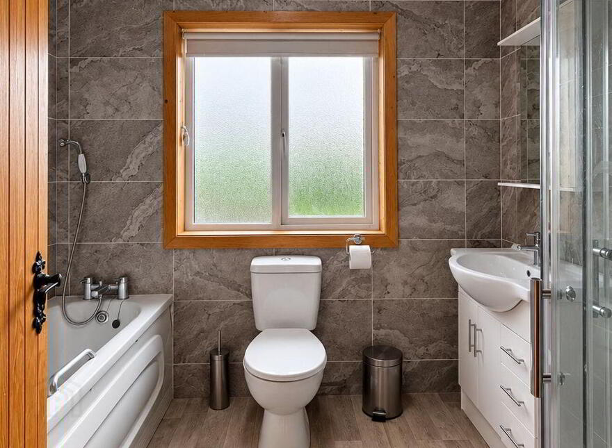 Deerpark House, Ballinvoher, Turloughmore, H65RA06