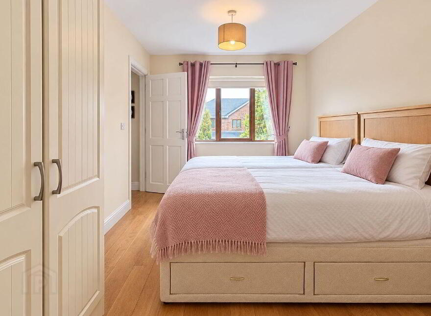 24 Cúl Aitinn, Clybaun Road, Knocknacarra, H91YF2D