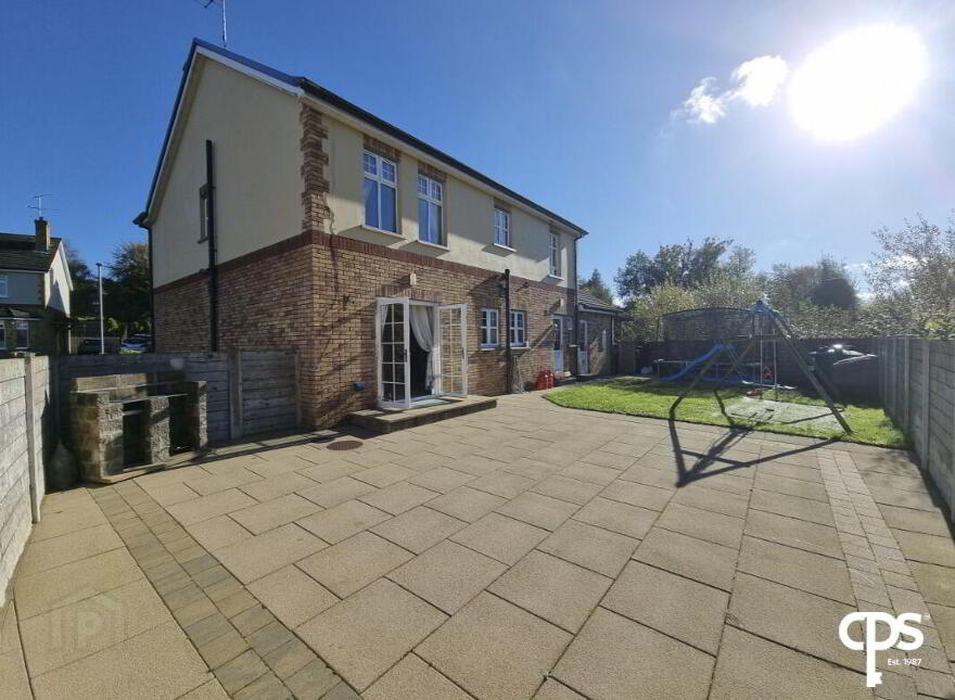5 Burrels Glen, Omagh, BT78 4QX