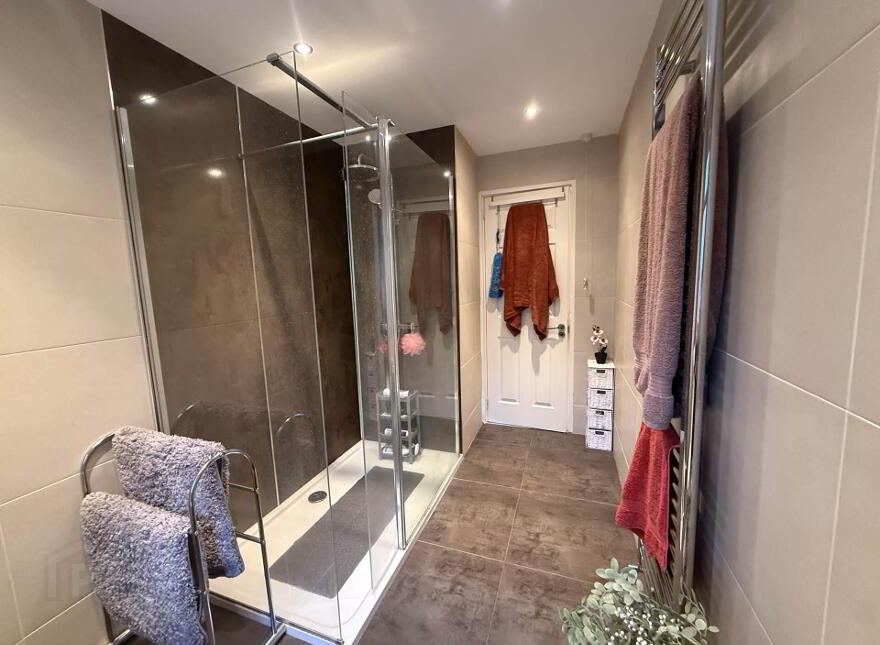 12 Sandringham Place, Carrickfergus, BT38 9EQ