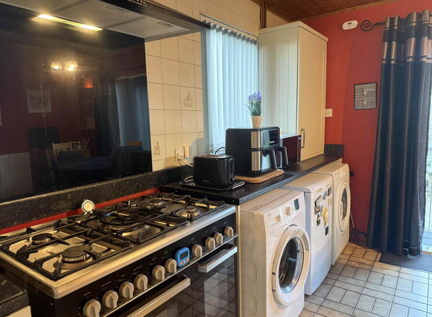 12 Sandringham Place, Carrickfergus, BT38 9EQ
