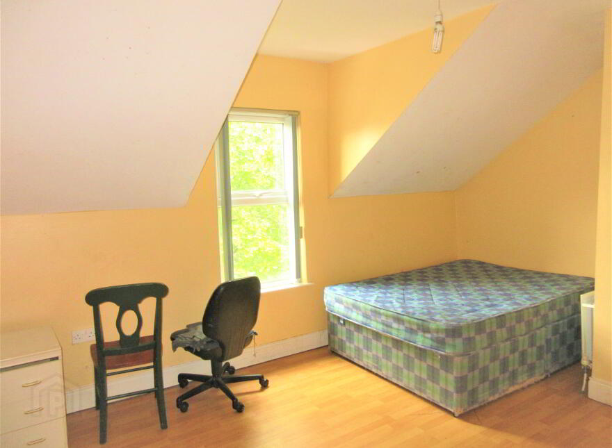 Great 6/7 Bedroom House, University Avenue, Queens University Quarter, Belfast, BT7 1GX