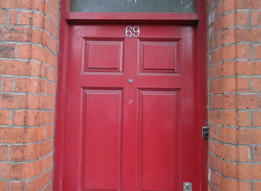 Great 6/7 Bedroom House, University Avenue, Queens University Quarter, Belfast, BT7 1GX