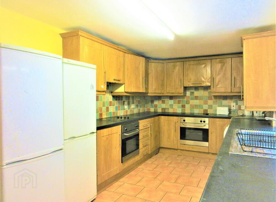 Great 6/7 Bedroom House, University Avenue, Queens University Quarter, Belfast, BT7 1GX