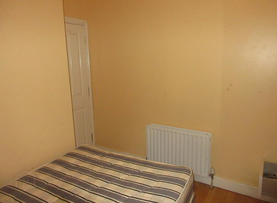 Great 6/7 Bedroom House, University Avenue, Queens University Quarter, Belfast, BT7 1GX