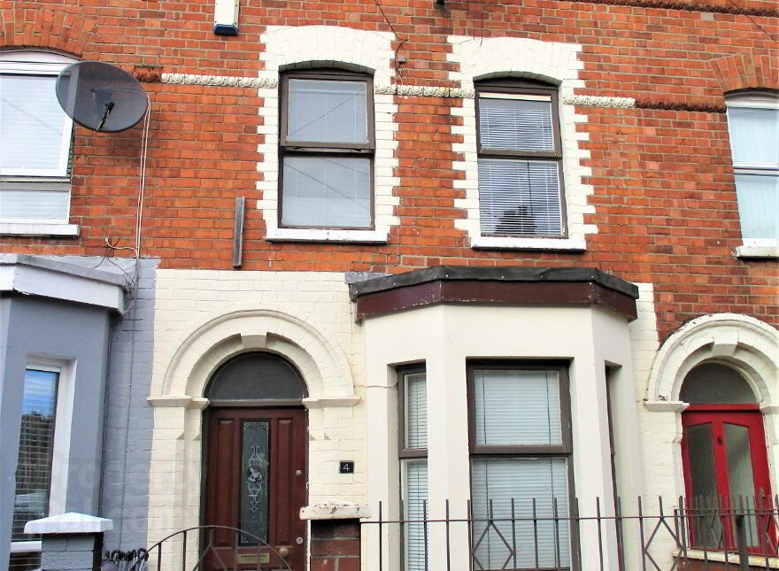 Great 3 Bedroom House, 4 Farnham Street, Ormeau Road, Belfast, BT7 2FN photo