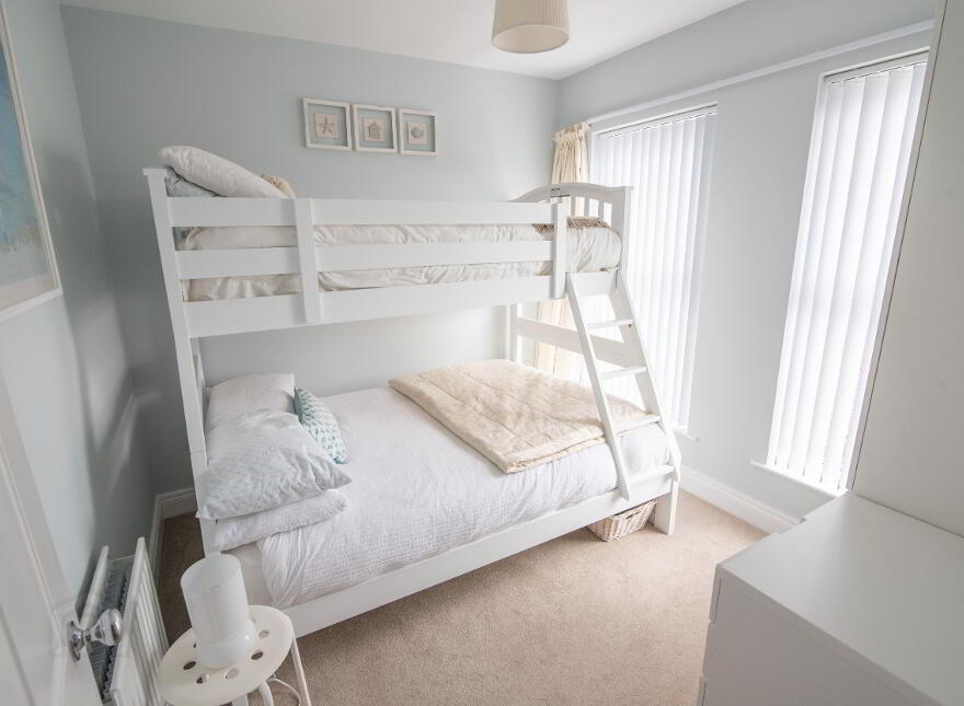 7 West Strand Avenue, Portrush, BT56 8ET