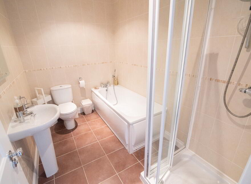 7 West Strand Avenue, Portrush, BT56 8ET