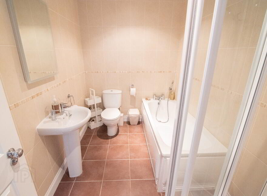 7 West Strand Avenue, Portrush, BT56 8ET