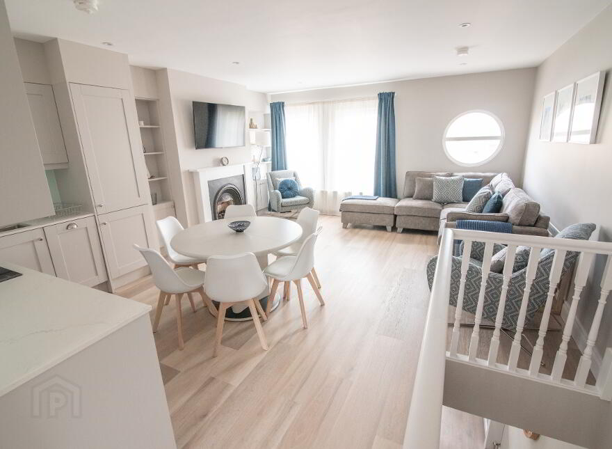 7 West Strand Avenue, Portrush, BT56 8ET
