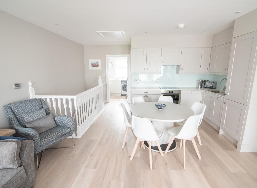 7 West Strand Avenue, Portrush, BT56 8ET