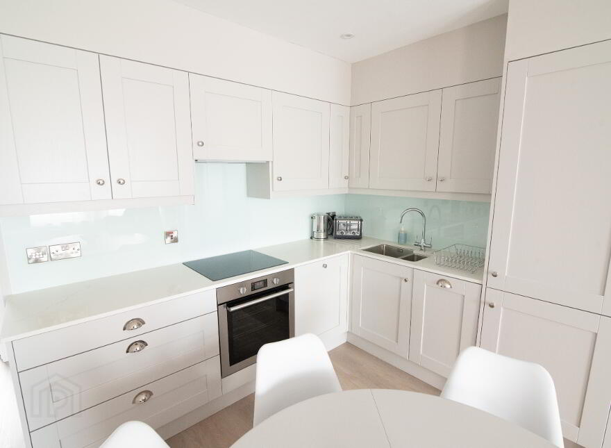 7 West Strand Avenue, Portrush, BT56 8ET