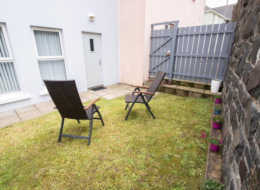 7 West Strand Avenue, Portrush, BT56 8ET