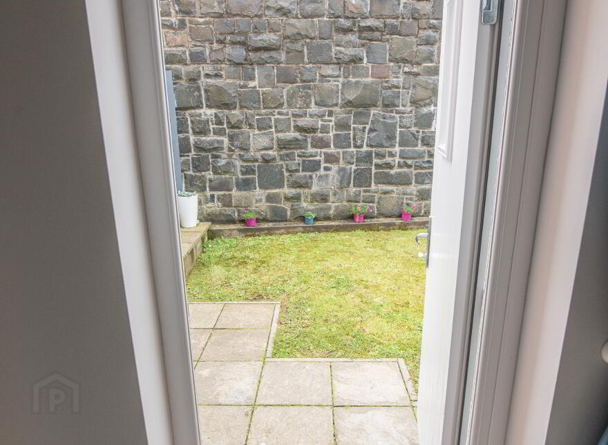 7 West Strand Avenue, Portrush, BT56 8ET